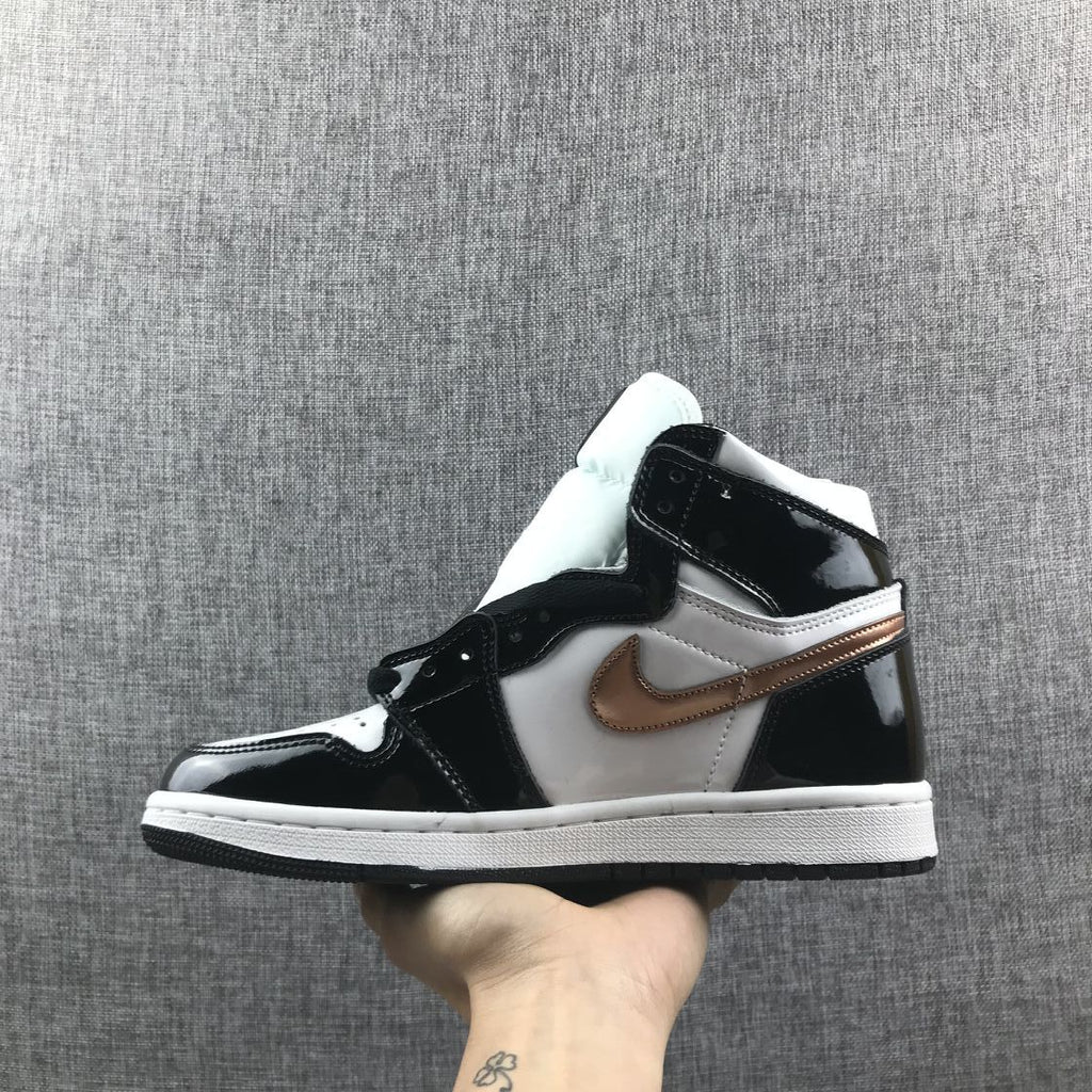 Jordan Air Jordan 1 Mid Sneakers Black White Gold 852542-007