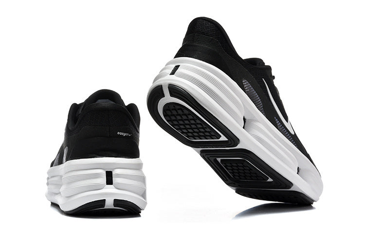 Nike Comfort Ride EasyOn Black and White Sneakers