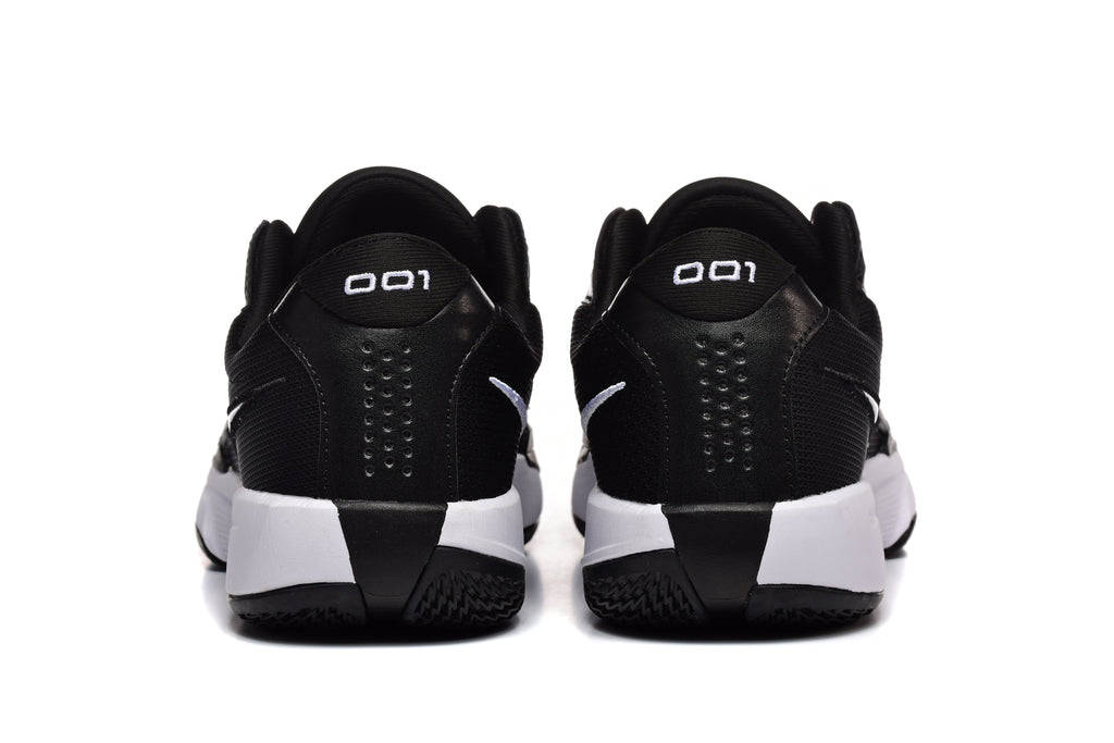 Nike 872-25 Black and White Low-Top Sneakers