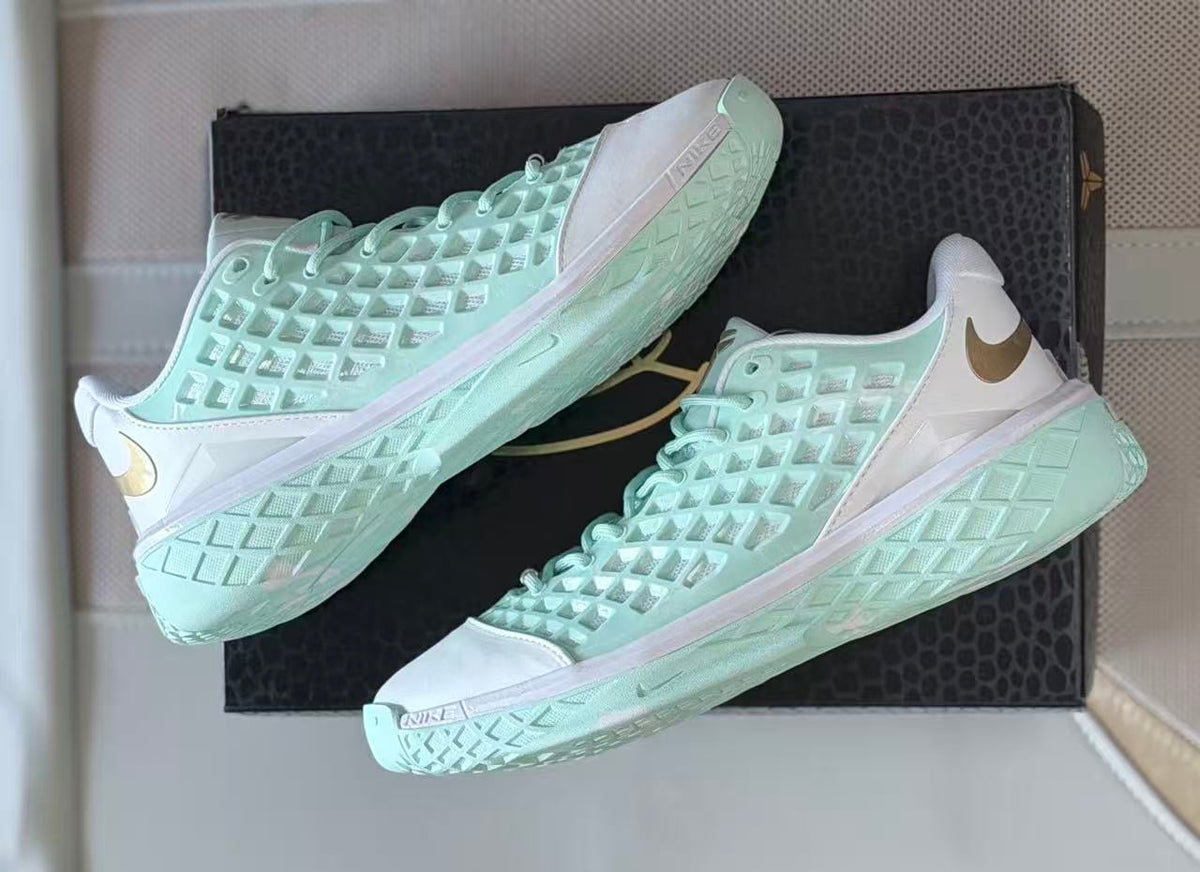 Nike Kobe 3 Basketball Shoes Jade White Gold