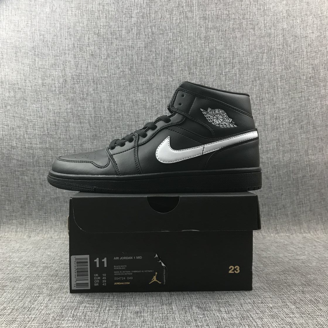 Jordan Air Jordan 1 Mid Black White 554724-049 Sneakers