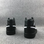 Jordan Air Jordan 1 Mid Black White 554724-049 Sneakers