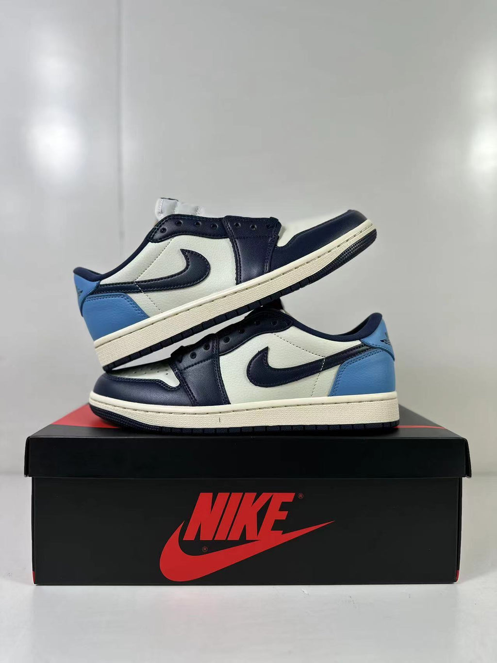 Jordan Air Jordan 1 Low OG Obsidian Sneakers CZ0790-400