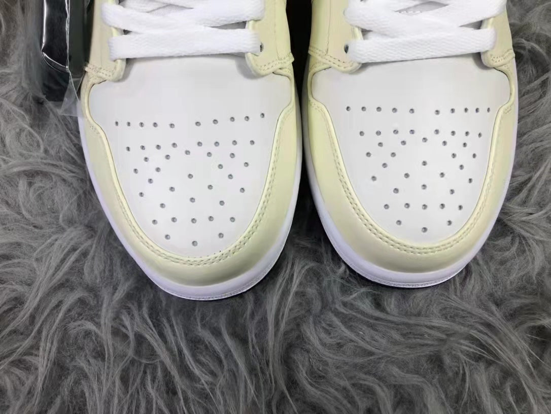 Jordan Air 1 Mid Sneakers Cream White Black