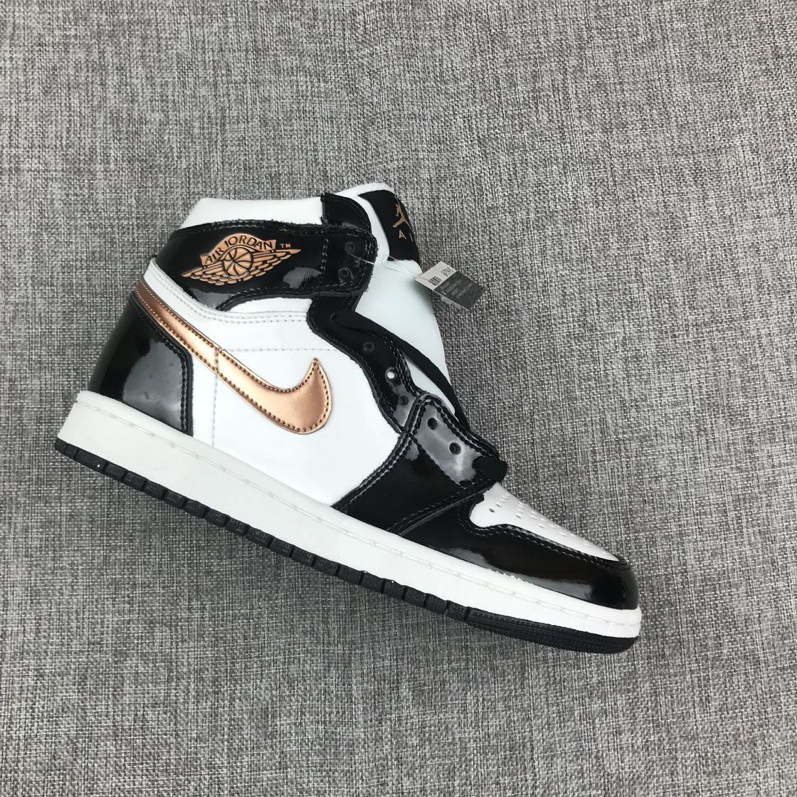 Jordan Air Jordan 1 Mid Sneakers Black White Gold 852542-007