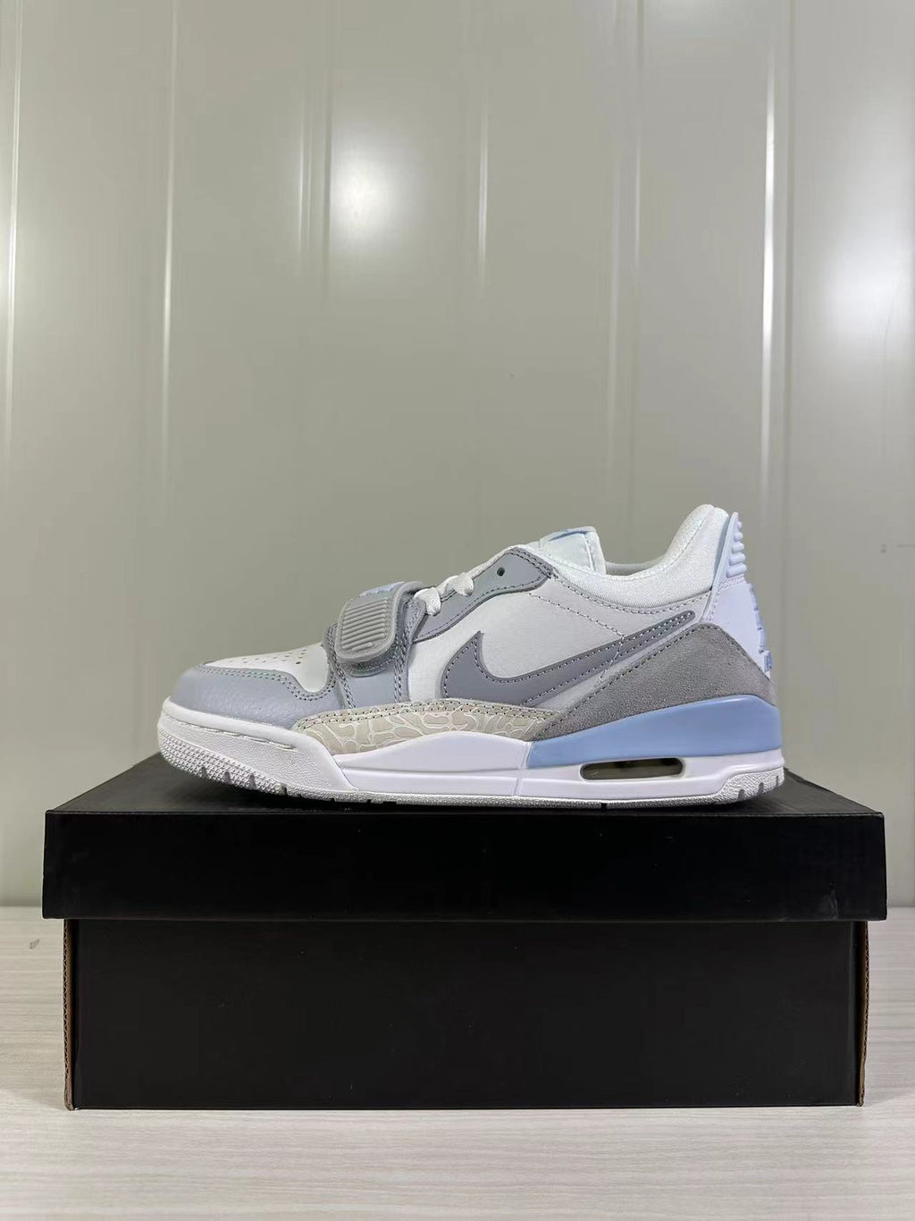 Jordan Legacy 312 Low White Grey Glacier Blue HQ1190-101