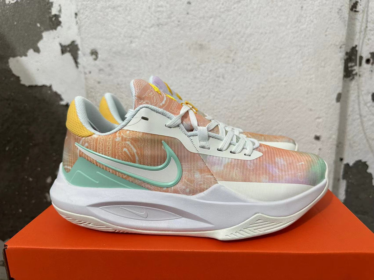 Nike Basketball Shoes in Pastel Multicolor