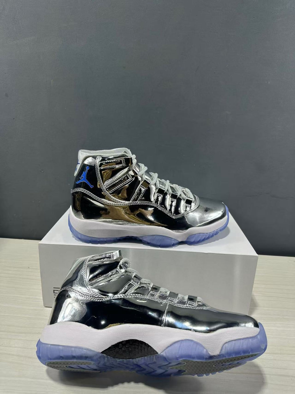 Jordan Air Jordan 11 Retro Silver Sneakers CT8012-730