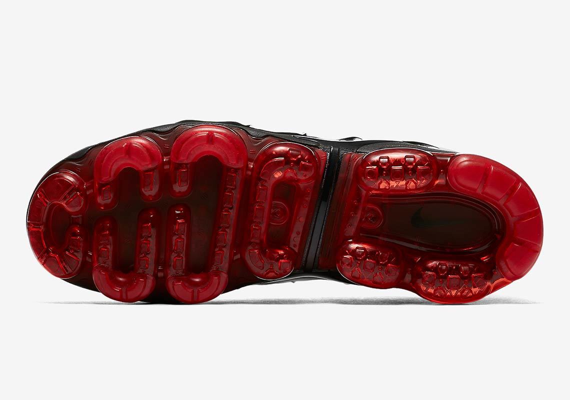 Nike Air VaporMax Plus Black Gray Red Sneakers